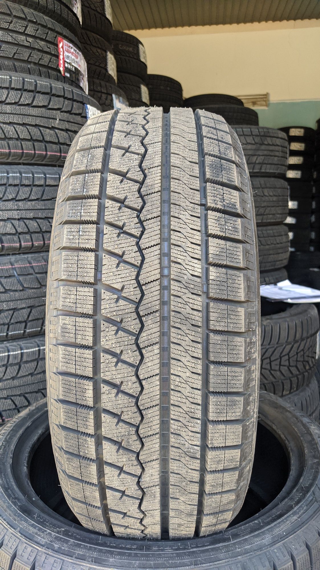 215/60R16 Sailun Arctic