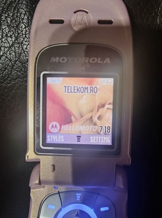 Motorola v220+accesorii originale Motorola ( decodat, frumos)