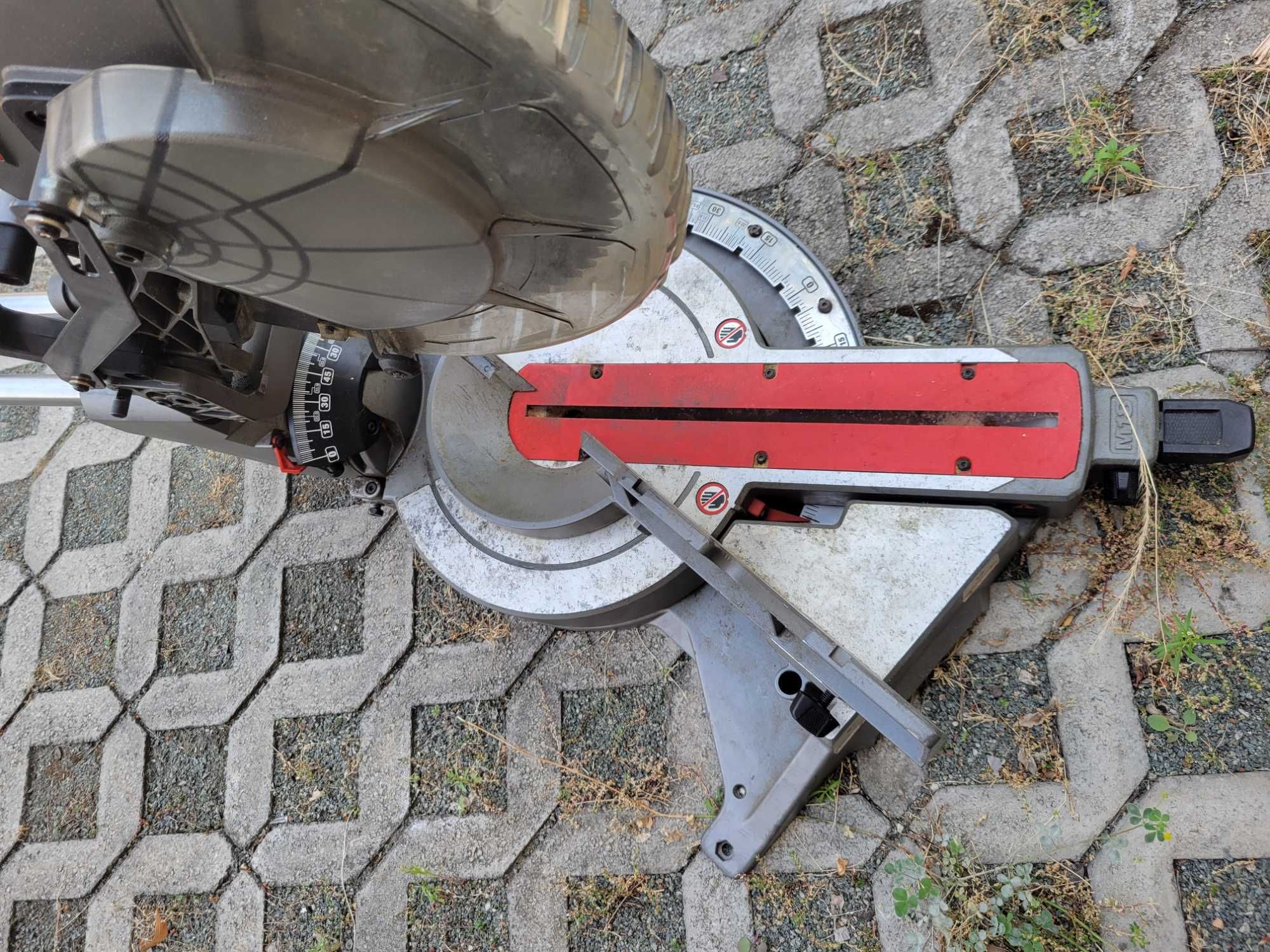Настолен циркуляр пендула на 18волта батерия Milwaukee M18 FMS 305mm д