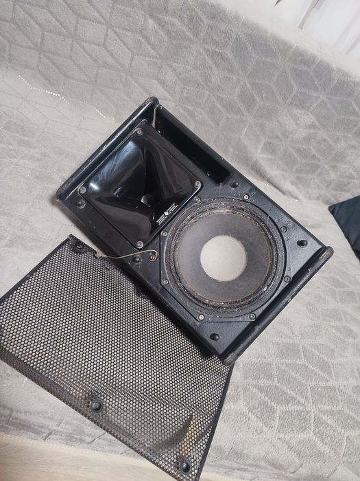 Vând boxa pasiva NEXO nu merge difuzorul de Bass