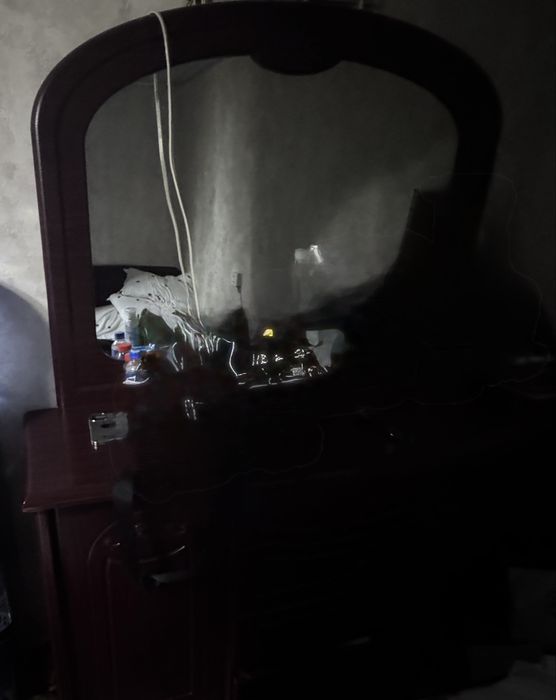 Mebel komplekt sotiladi