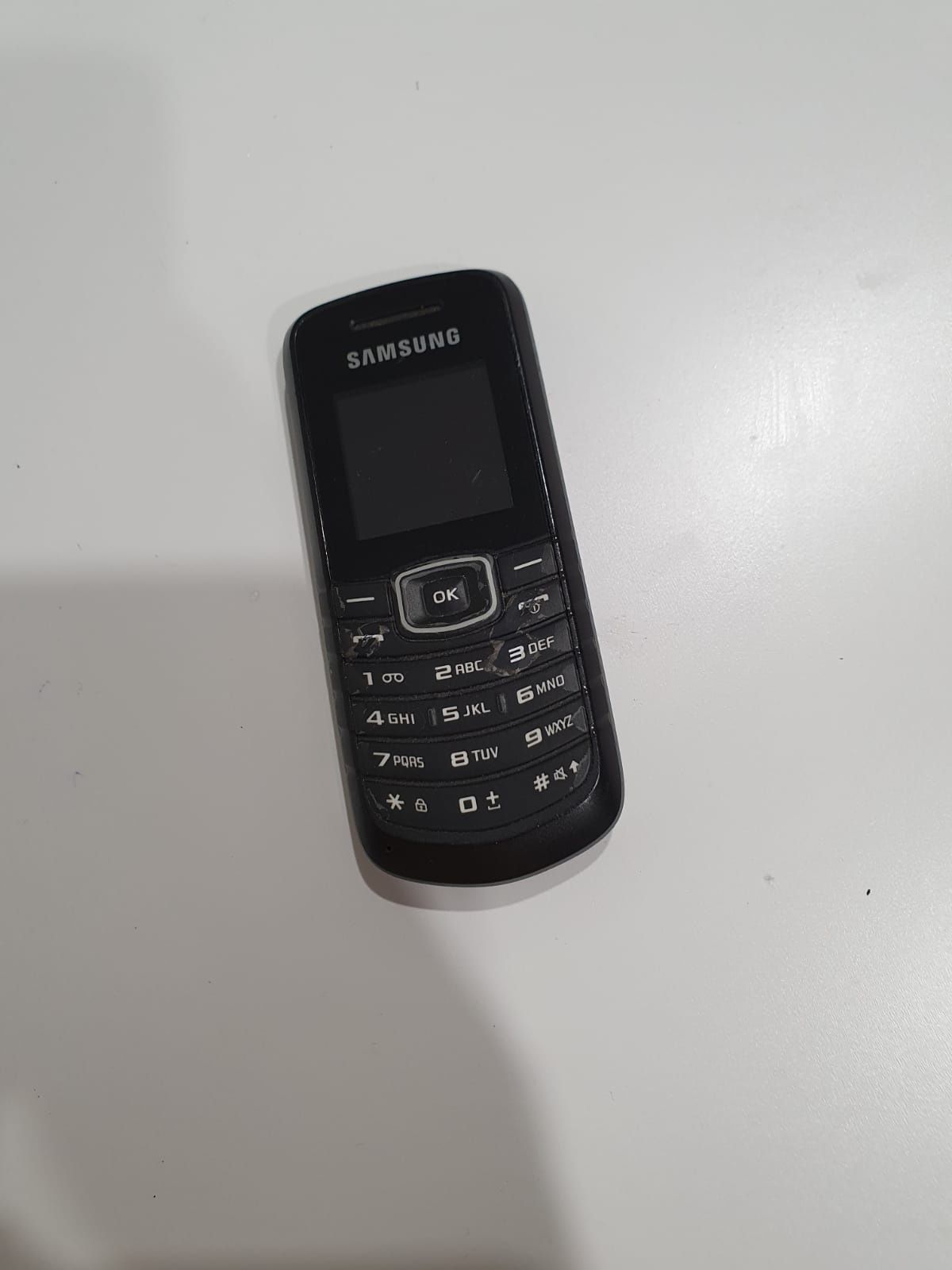 Samsung cu butoane GT-1080.