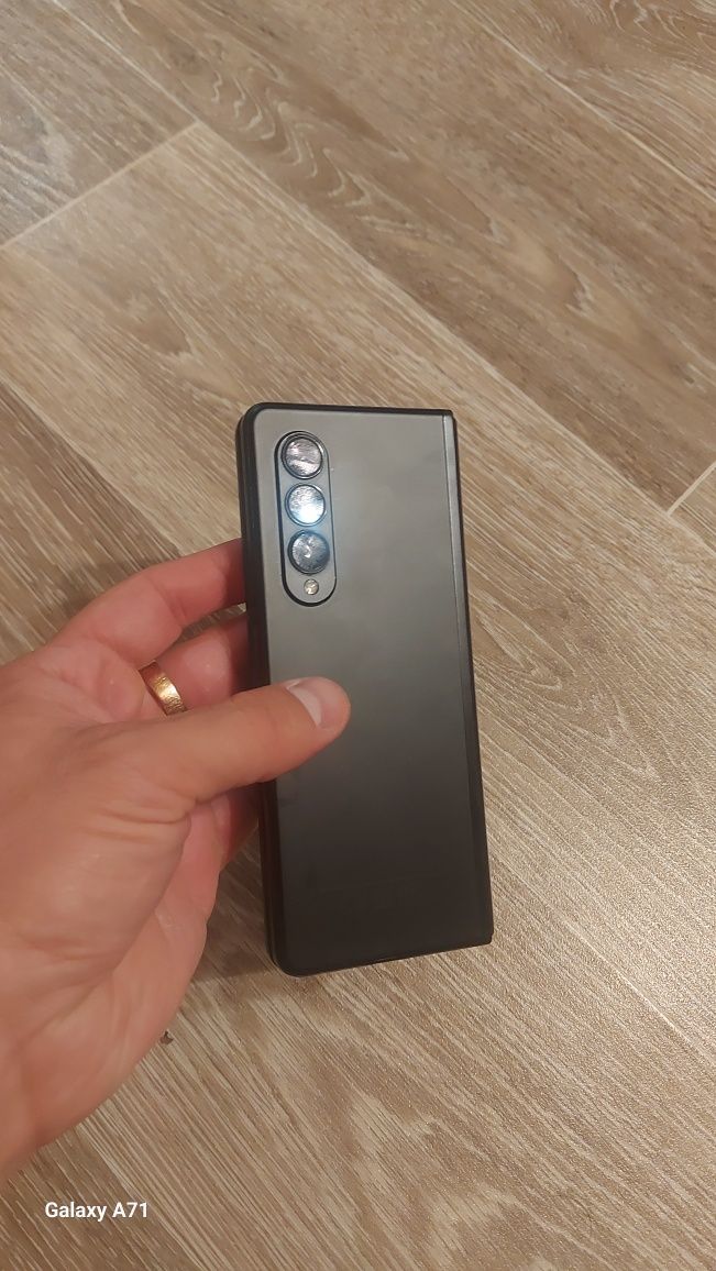 Samsung Galaxy z fold 3 .512 g