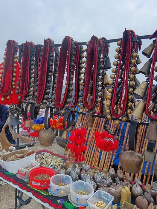 Salbe de zurgălăi clopote și clopoței!