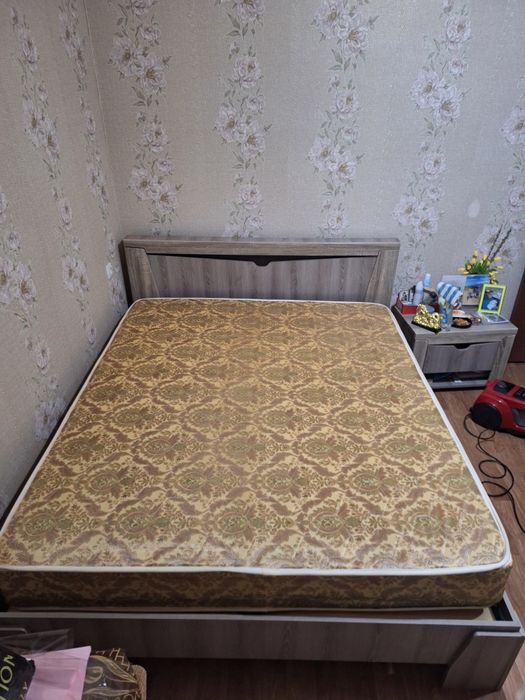 Продаётся кровать!