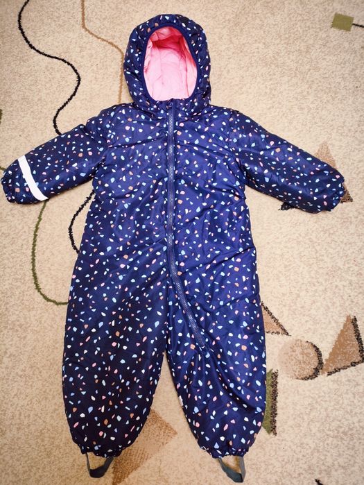 Продам зимний комбинезон на рост 92 см