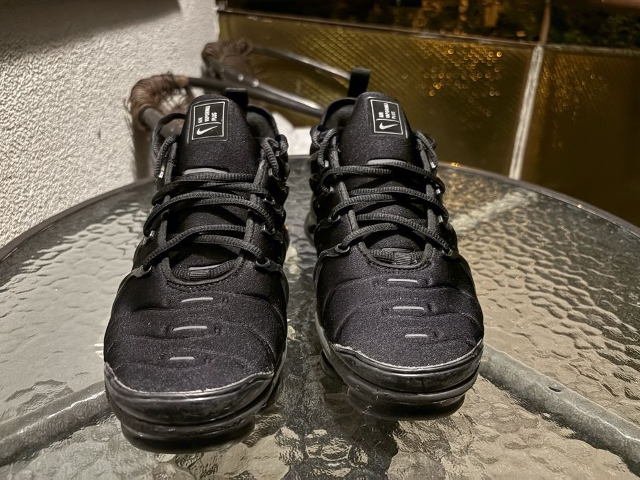 Nike Air Продавам Nike VaporMax Plus – Черни, в отлично състояние!