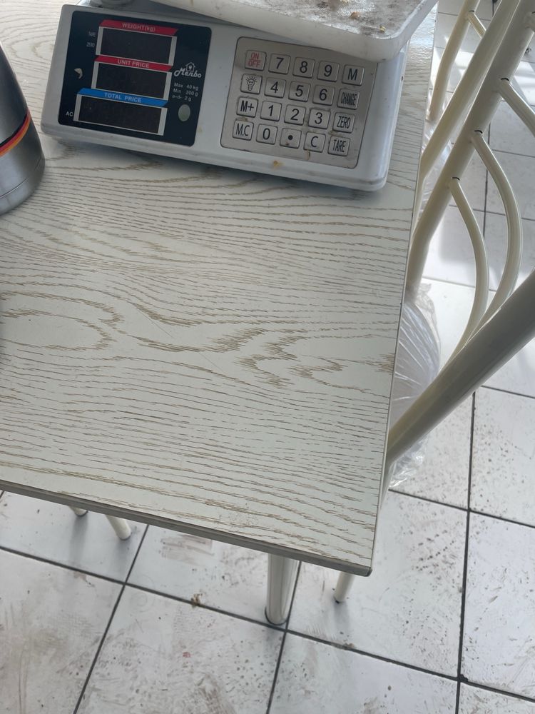 Stol6stul24ta zontik 1ta lagan,qoshiq,piyola,non soladigan,termiz