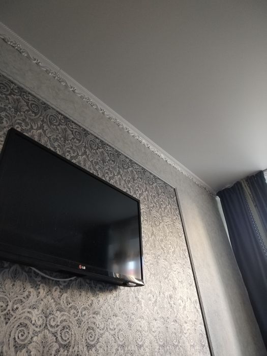 Телевизор LG жидкокристилическийий