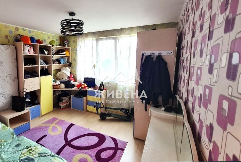 Продавам панелен 4-стаен апартамент, кв. Владиславово