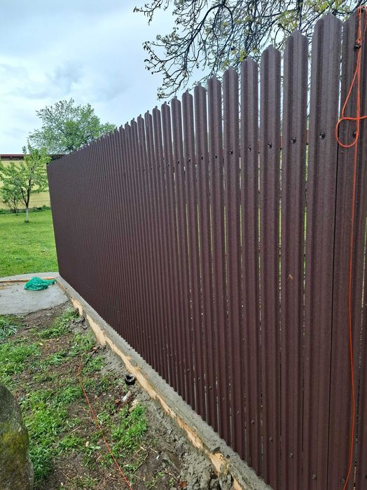 Garduri din panou stil jaluzele, sipca metalica, plasa, tabla si BCA