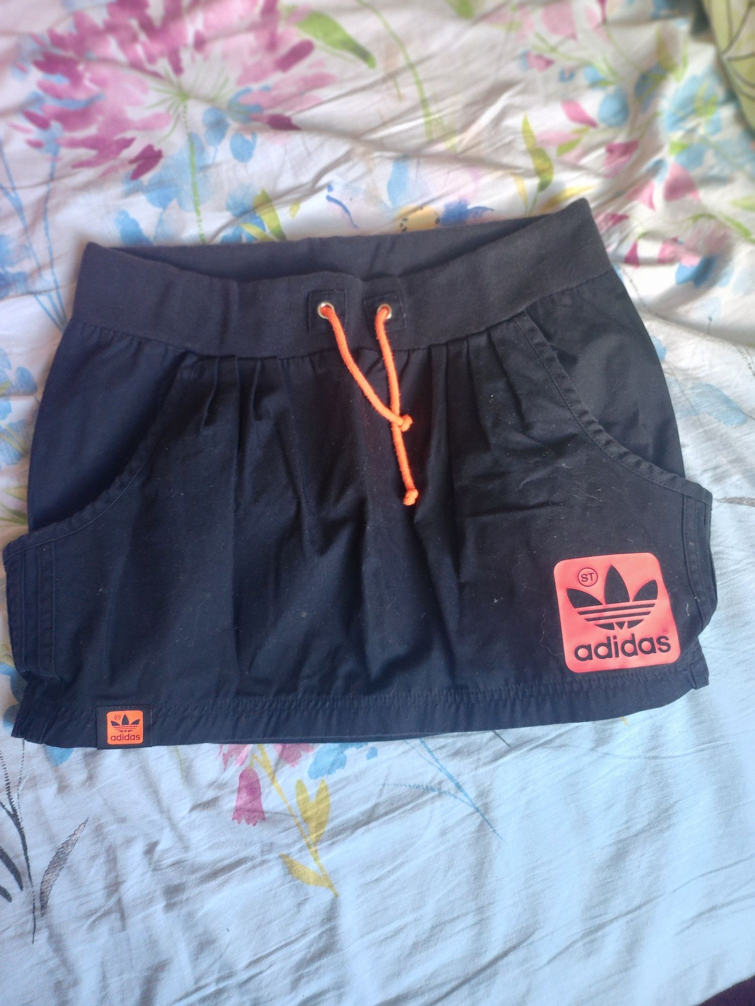 Къса пола на Adidas