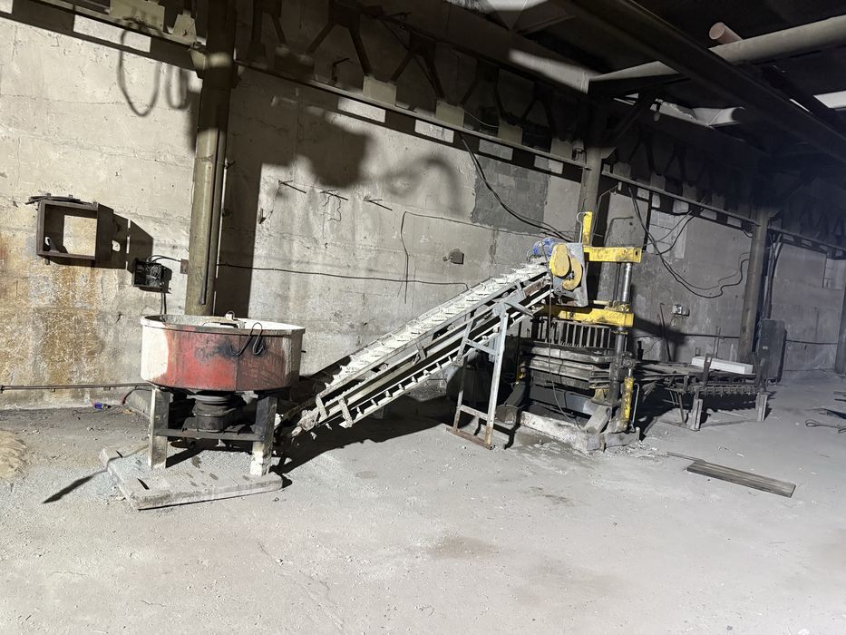 Продам пескоблочный станок. Есть матрицы бардюра и поребрики