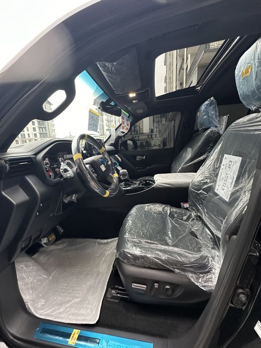 Tayota Land Cruiser 300 VX  2025 4 Ltr Mator