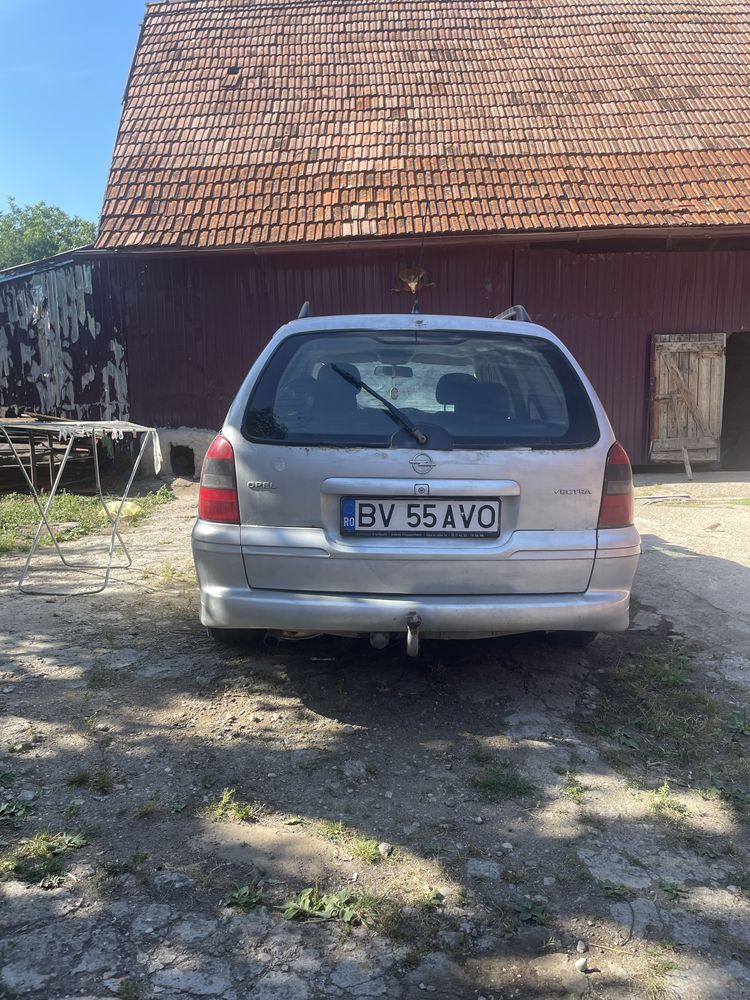 Vand opel vectra B cu mororul defect pentru Rabla sau dezmembrat
