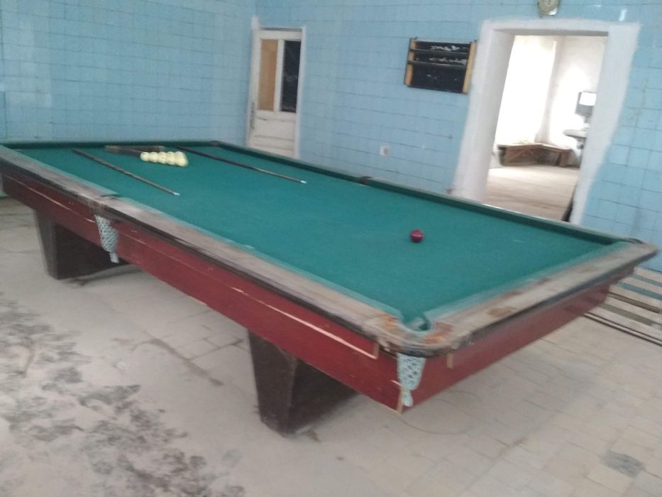 Бильярдный стол, шары (Арамит), 4 кий