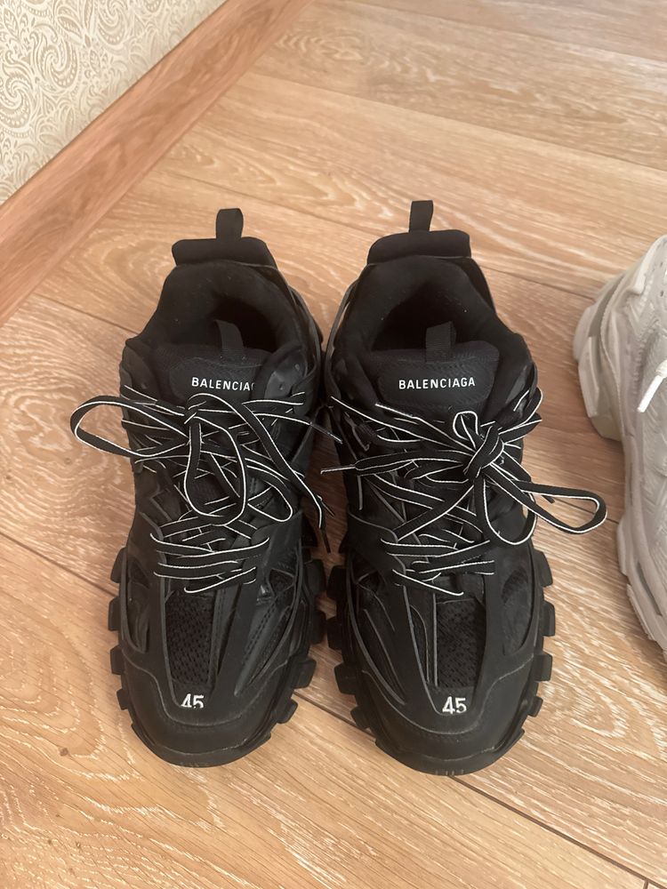 Balenciaga truck 1