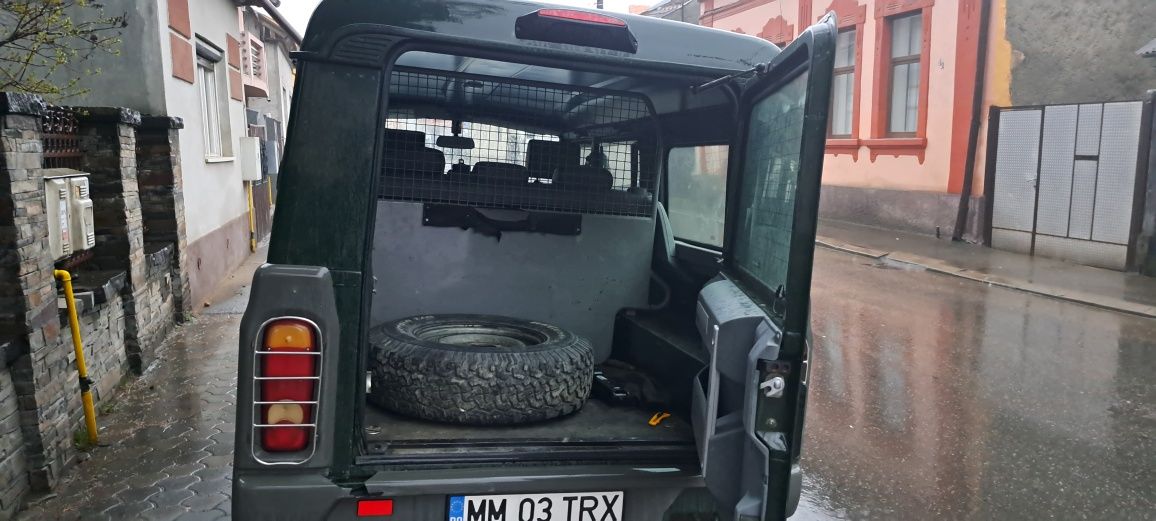 Land rover defender iveco massif 2010 27000 km variante schimb utilaje