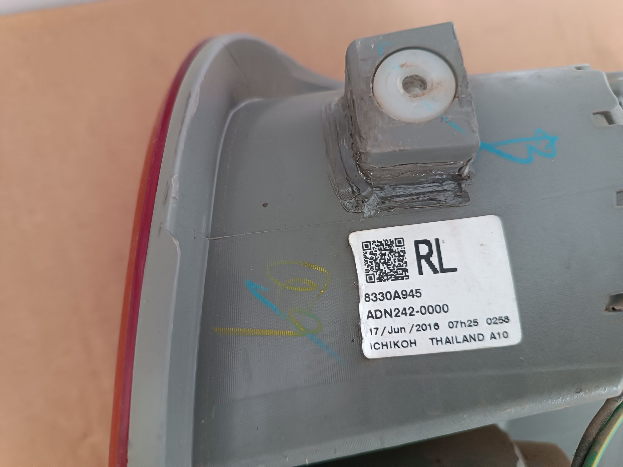 Lampa/Stop Stânga Mitsubishi L 200