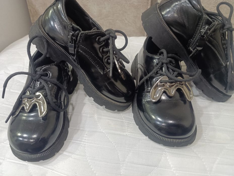 Туфельки для девочек.