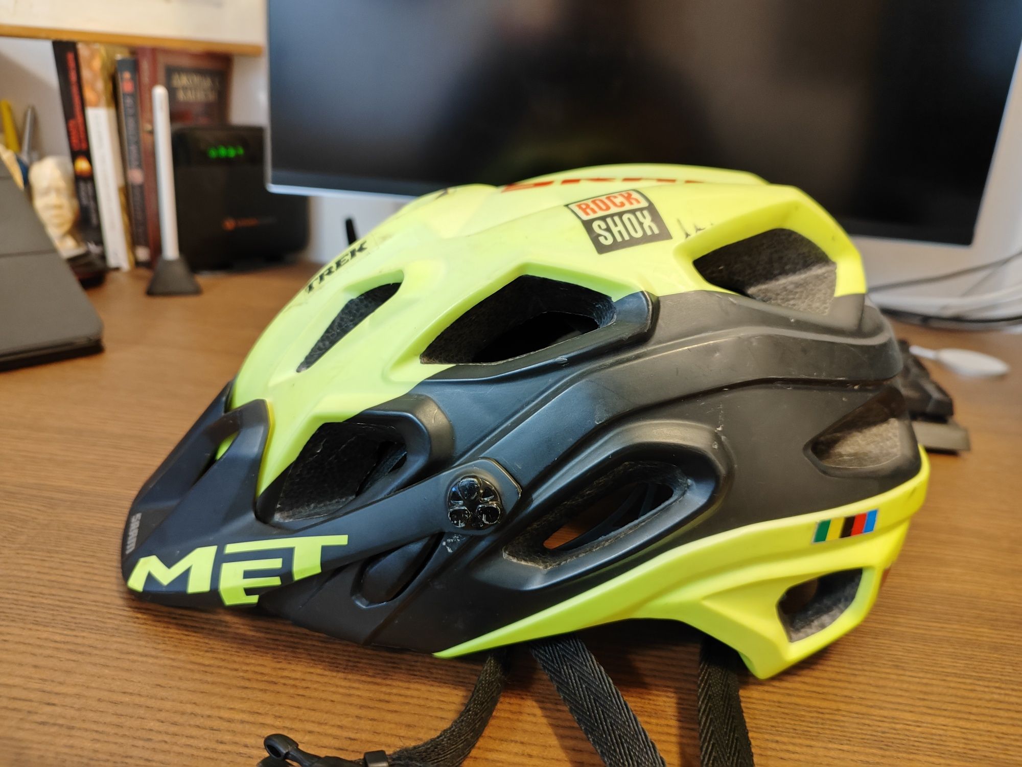 Каска за планинско колоездене MET. MTB helmet MET.