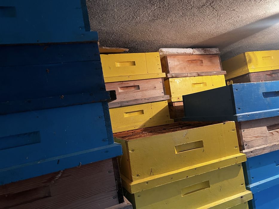 Продавам пчелни магазини
