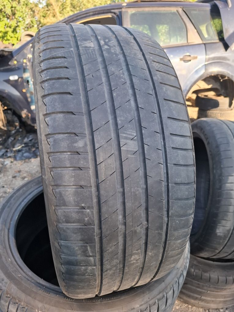 Vand set 4 anvelope 245 40 19 brigestone bune de vara dot 2020