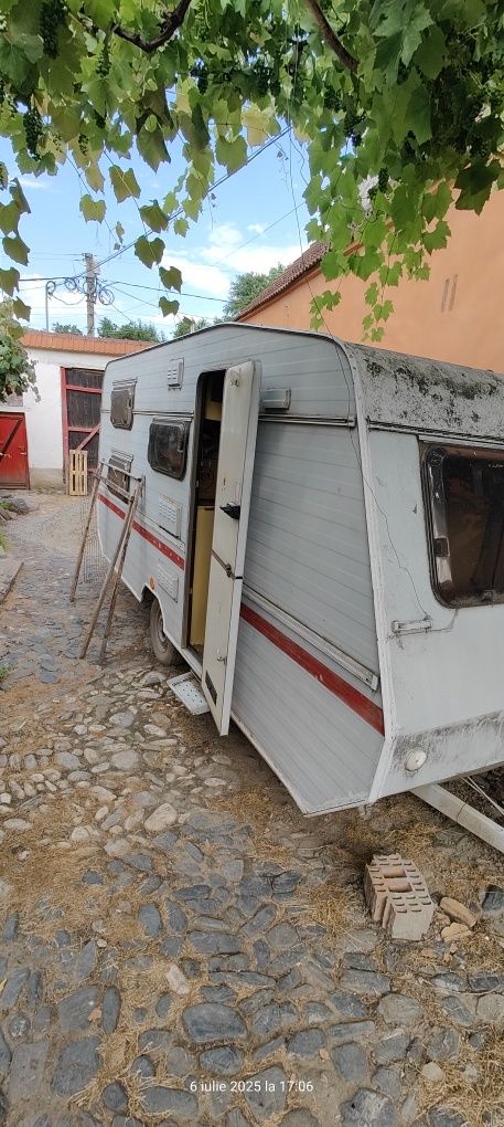 Rulotă CX Royalcar – ideală pentru curte, cabană, proiect DIY
