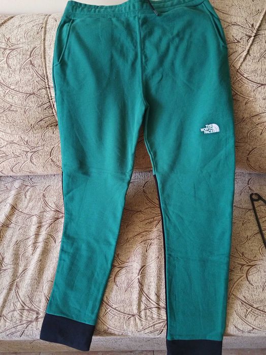 Продавам две долнища от Англия