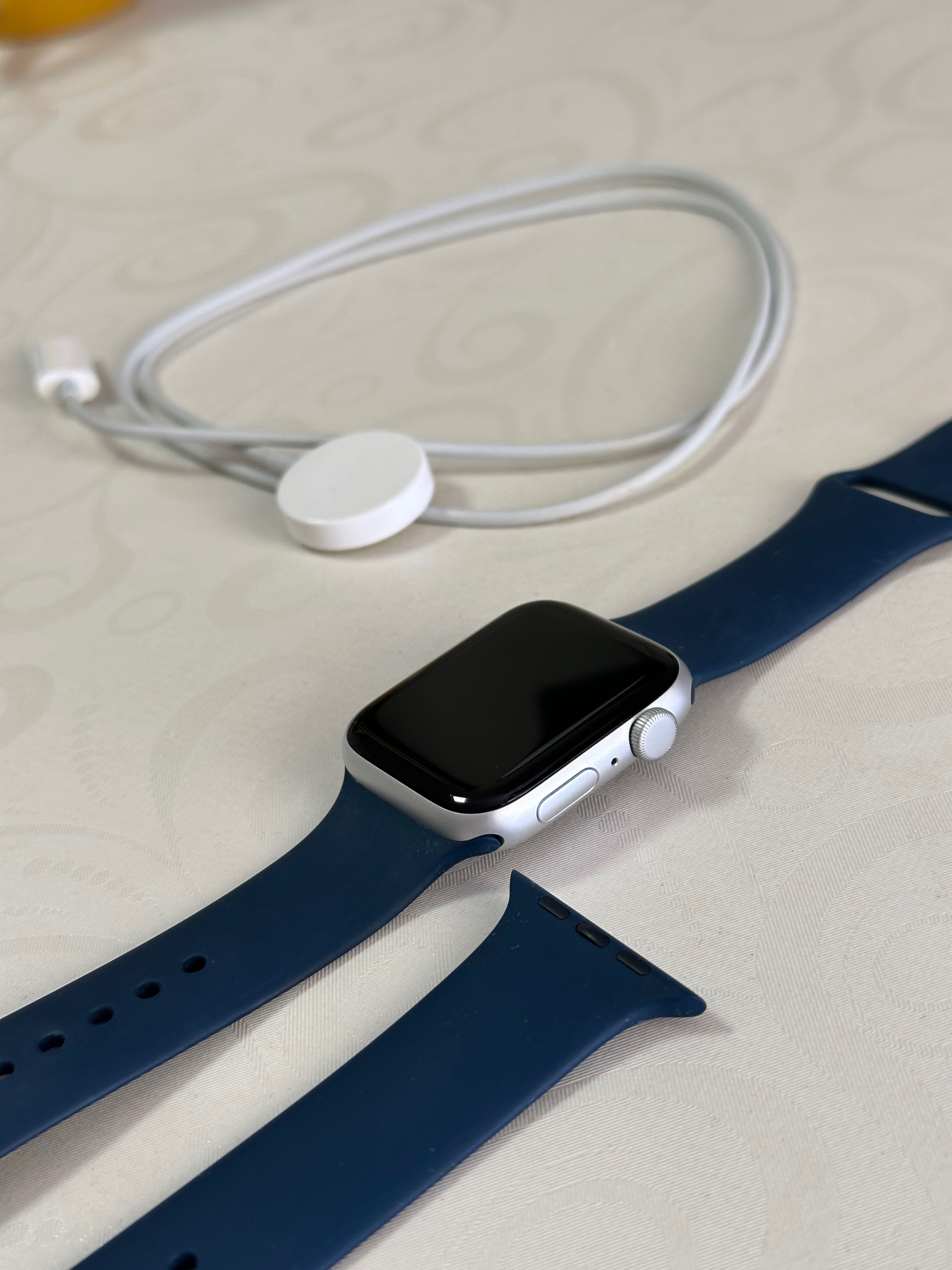 apple watch SE 44 мм