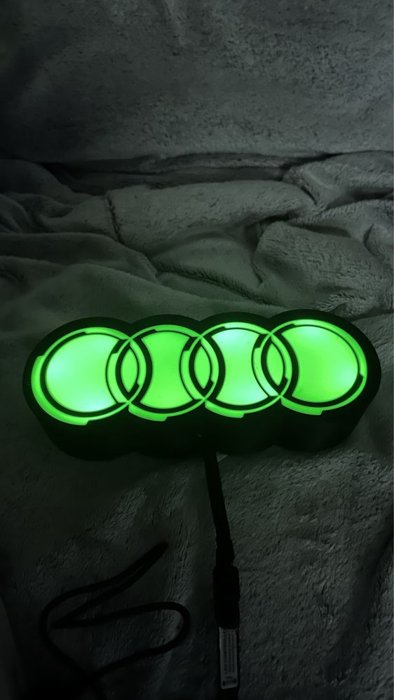 Light box Audi luminoasa