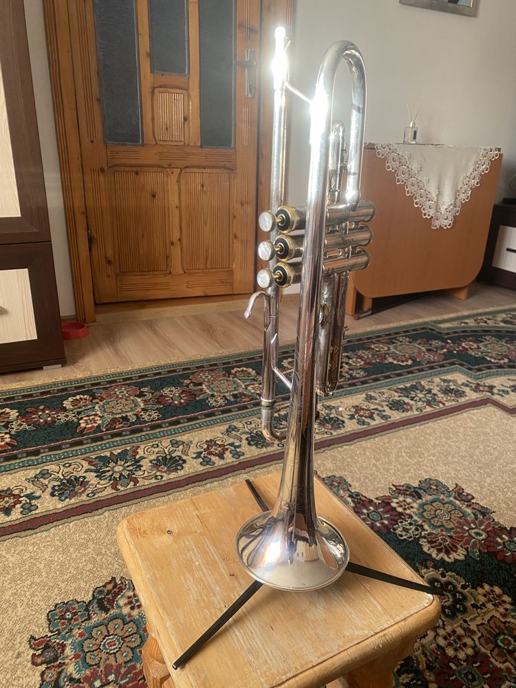 Trompeta Bach Stradivarius 37 model aniversar