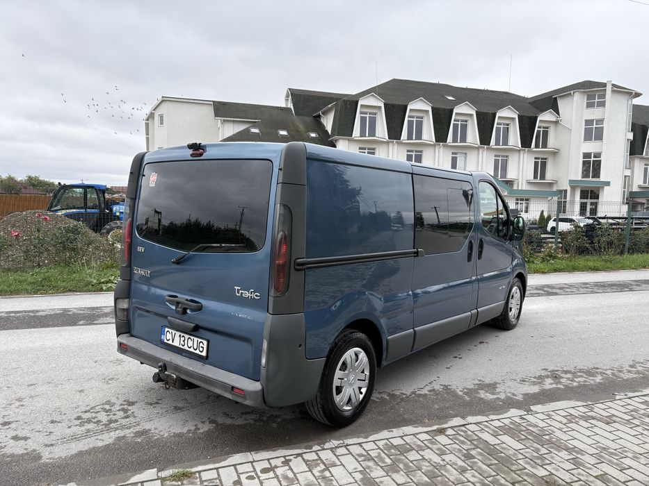 De vanzare Renault Trafic 2.5DCI 140 cai 6 locuri N1 Modelul Lung AC