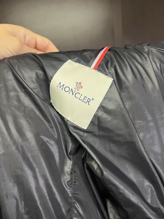 Якe Moncler мъжко размер M – стилно и удобно