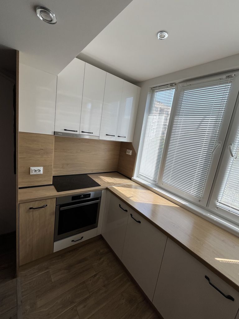 Продава се Двустаен апартамент в Пловдив, Христо Смирненски - 66 кв.м за 2273 €/кв.м - Снимка #2