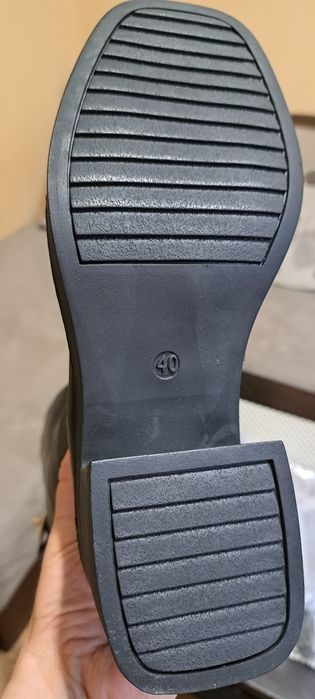 Нови дамски ботуши, кожени с цип страхотен модел