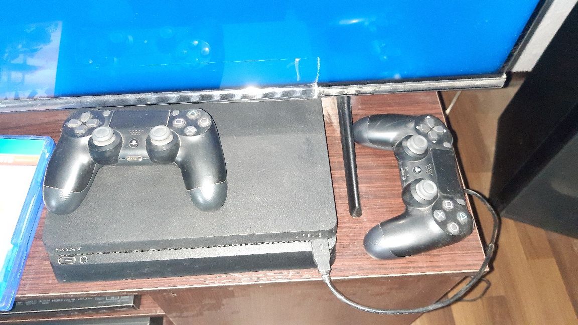 Vinzare consola PS 4