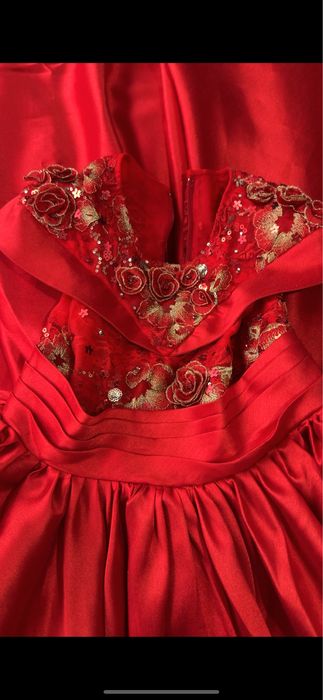 Платье нарядное на девочку 7-10 лет