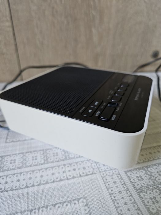 Ceas digital Philips ,cu radio ( AM-FM )