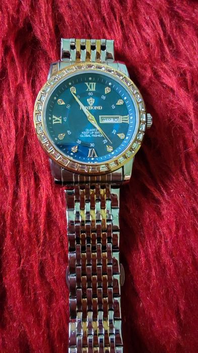 Мъжки часовници няколко модела