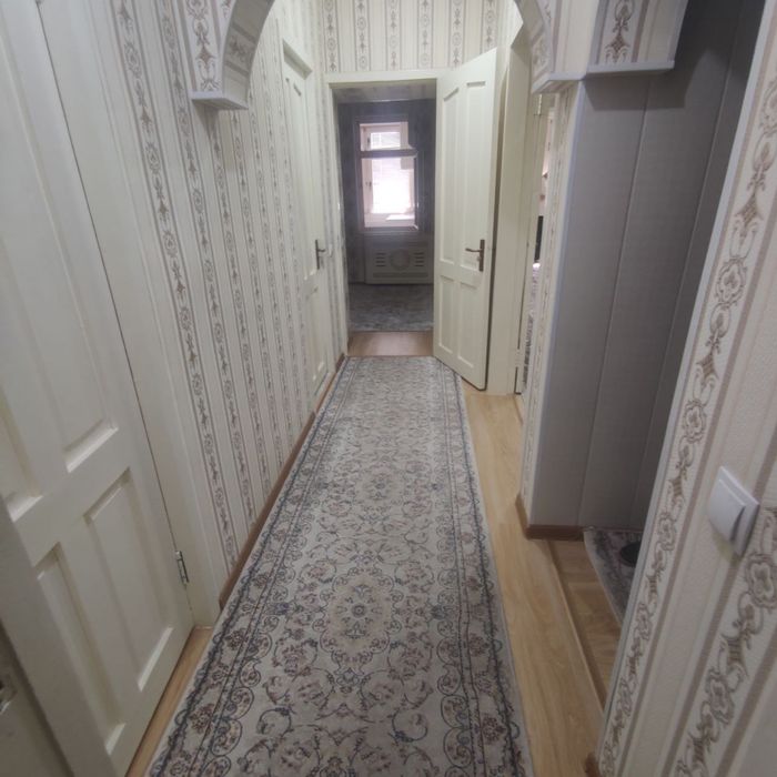 Кизларга Мирзо Улугбек 5 да ески тошми якин центер юл устидаги дом хам