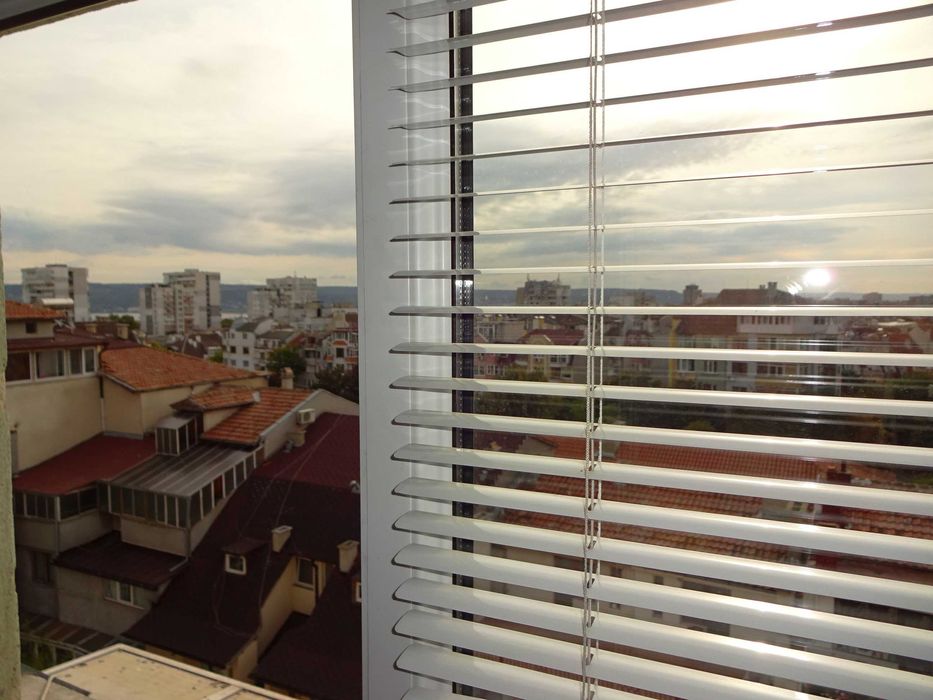 Уютна обзаведена боксониера до Спортна зала и ВИНС