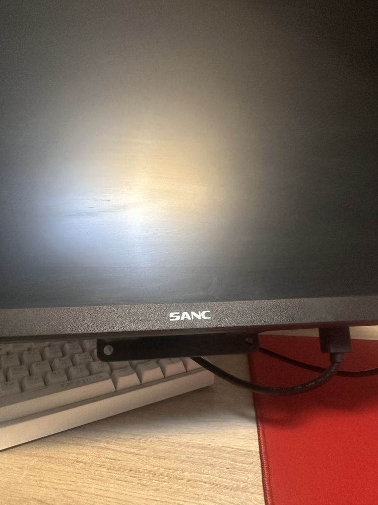 Продам монитор Sanc+кронштейн