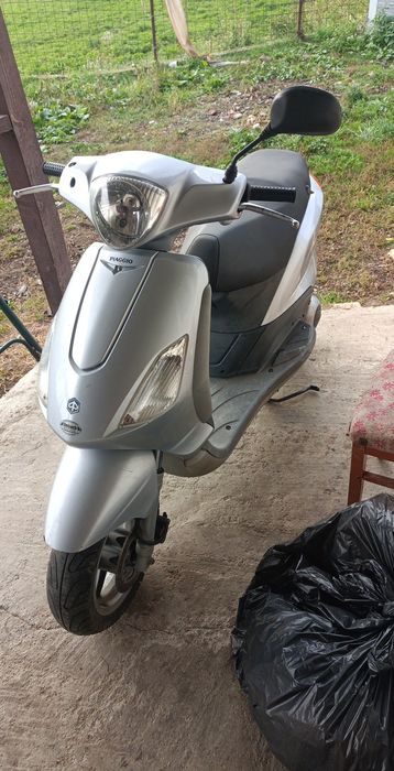 Vând Piaggio fly 125 !