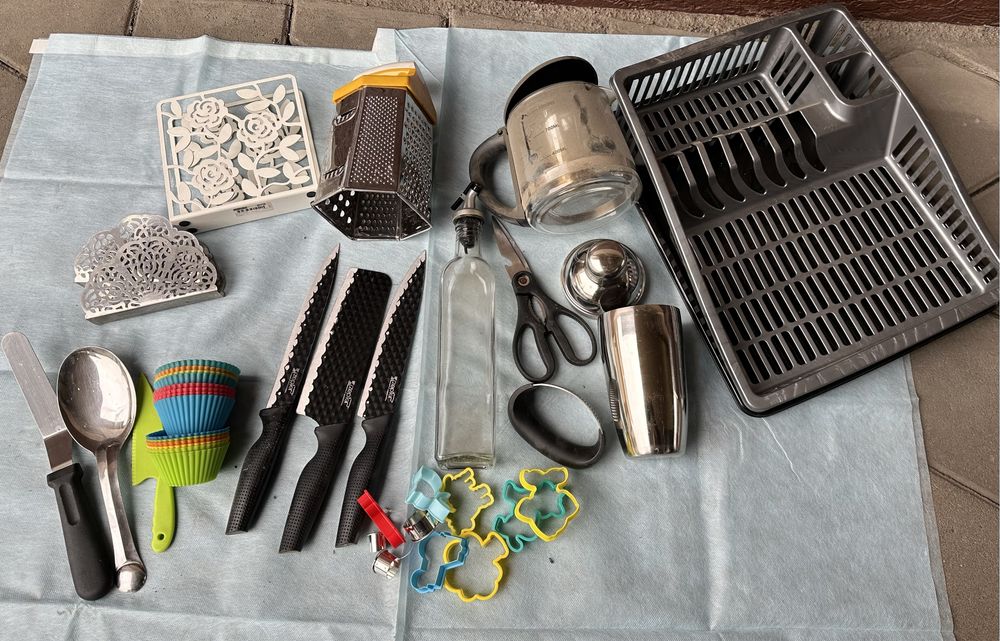 Продам нож, терку, салфетницу.