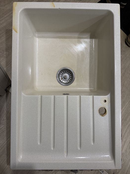 Мойка на кухню из искуственного камня