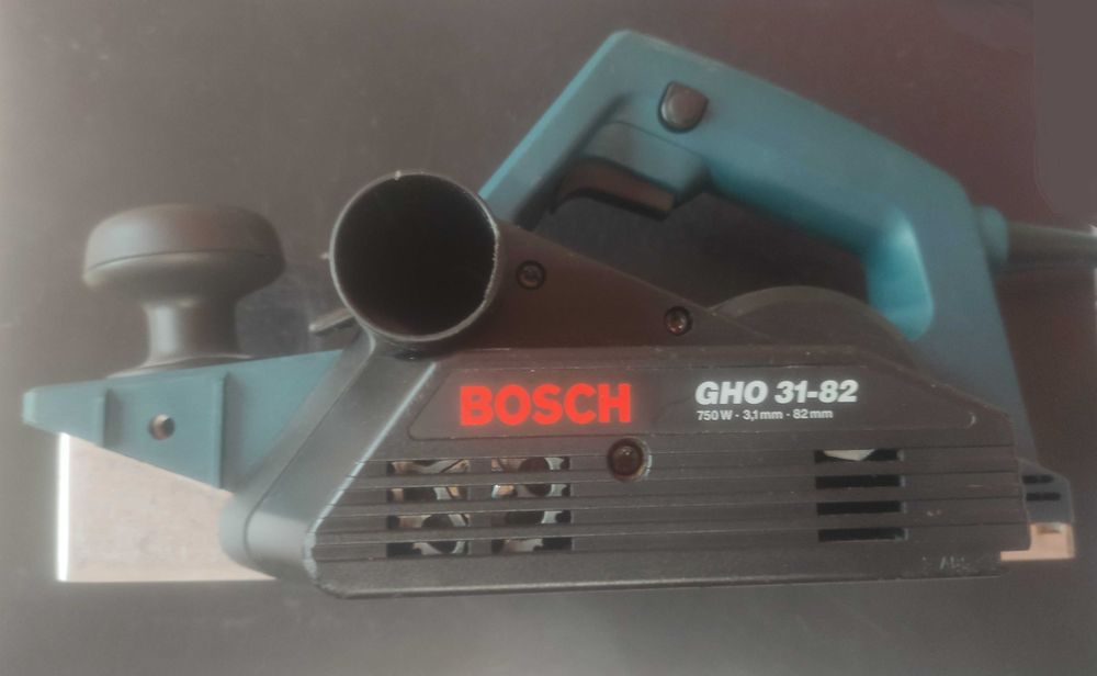 Електрическо Ренде Bosch GHO 31-82