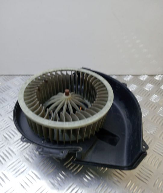Ventilator habitaclu 6Q2819015 Skoda Fabia 6Y seria
