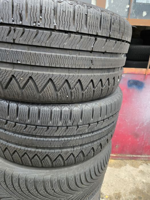 2бр. 245 45 17 Michelin зимни.