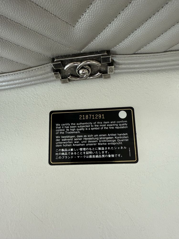 Chanel в перфектно визуално състояние без следи от употреба